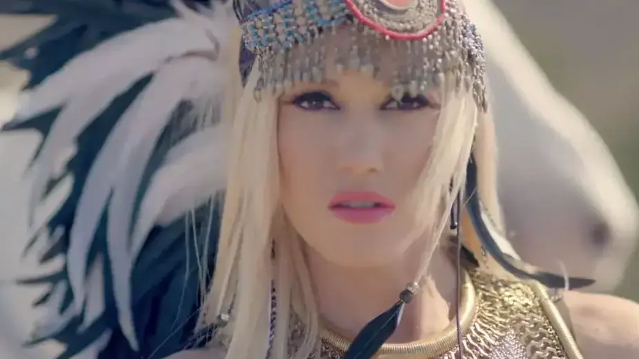 גוון סטפני בקליפ "Looking Hot" של נו דאוט גוון סטפני בקליפ "Looking Hot" של נו דאוט
