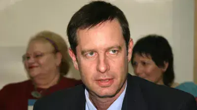 אופיר פינס אופיר פינס