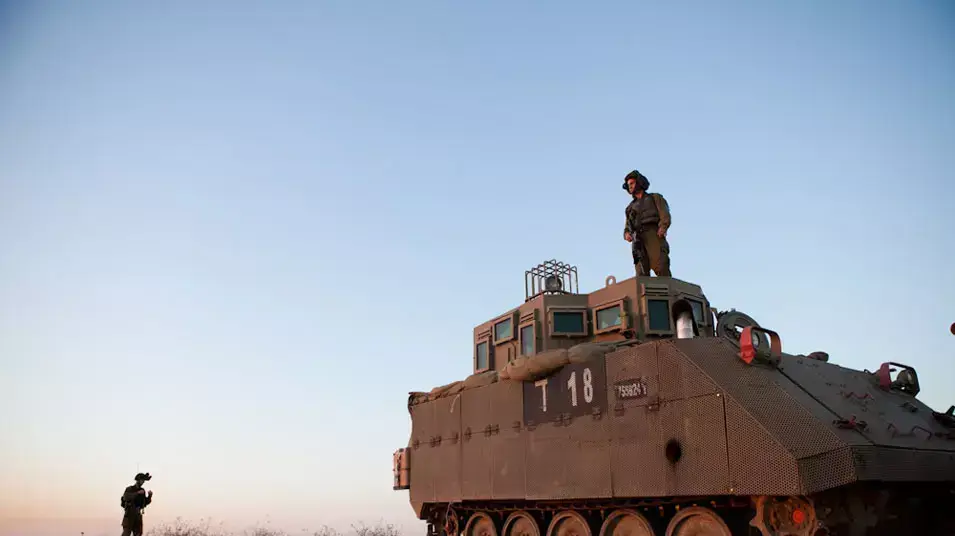 פריקת נגמ"שים ליד הגבול, ותיירי מלחמה ליד גבול עזה, נובמבר 2012 פריקת נגמ"שים ליד הגבול, ותיירי מלחמה ליד גבול עזה, נובמבר 2012