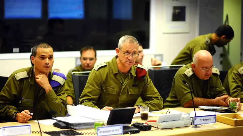 בני גנץ בהערכת מצב במטכ"ל, נובמבר 2012 בני גנץ בהערכת מצב במטכ"ל, נובמבר 2012
