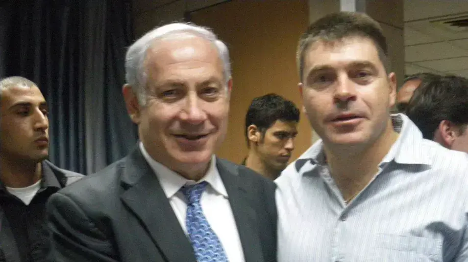 מועמד הליכוד ממחוז הצפון, שוקי אוחנה (מימין), עם ראש הממשלה בנימין נתניהו מועמד הליכוד ממחוז הצפון, שוקי אוחנה (מימין), עם ראש הממשלה בנימין נתניהו
