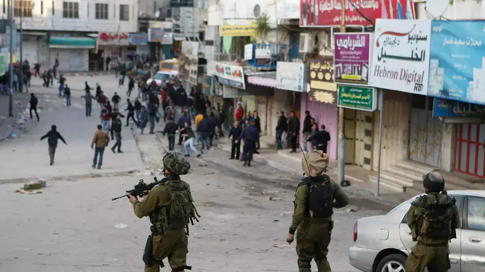 עימות בין חיילי צה"ל לפלסטינים בחברון, 6 דצמבר 2012 עימות בין חיילי צה"ל לפלסטינים בחברון, 6 דצמבר 2012
