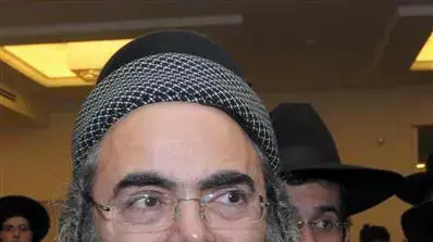הרב אמנון יצחק בחתונת בנו של שלמה בניזרי, נובמבר 2010 הרב אמנון יצחק בחתונת בנו של שלמה בניזרי, נובמבר 2010