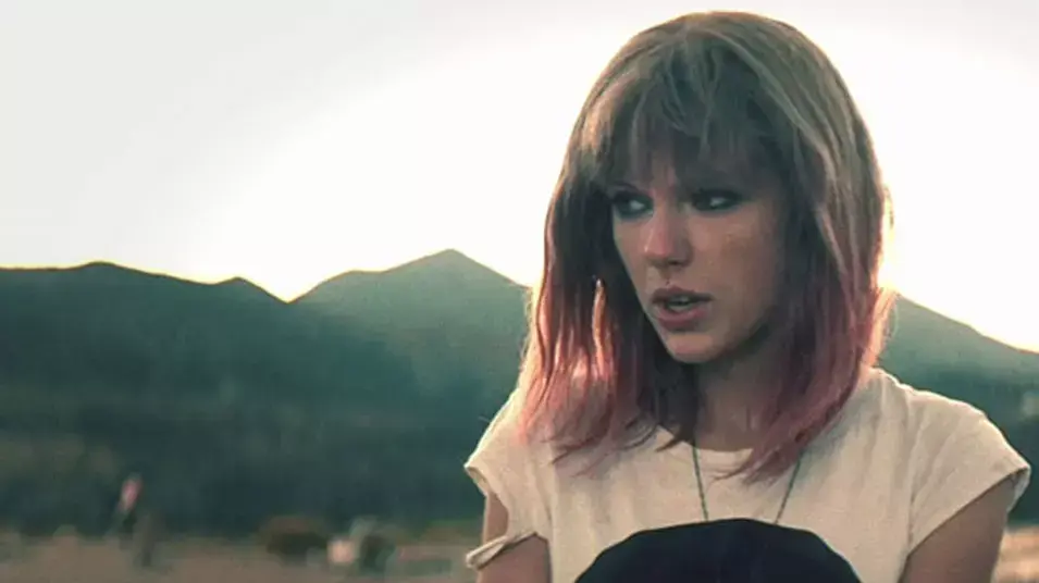 טיילור סוויפט בקליפ "i knew you were trouble" טיילור סוויפט בקליפ "i knew you were trouble"