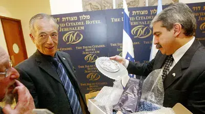 השר לבטחון פנים גדעון עזרא נפגש בירושלים עם שר הפנים של ארגנטינה אניבל פרננדז ( באובאו ) השר לבטחון פנים גדעון עזרא נפגש בירושלים עם שר הפנים של ארגנטינה אניבל פרננדז ( באובאו )