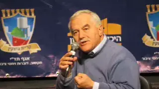 יאיר שמיר בשבתרבות בקריית מוצקין יאיר שמיר בשבתרבות בקריית מוצקין