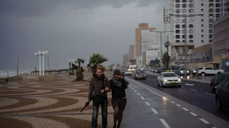 מזג אוויר סוער בתל אביב, ינואר 2013 מזג אוויר סוער בתל אביב, ינואר 2013