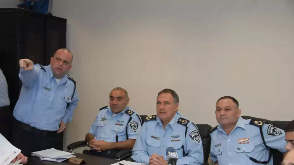 המפכ"ל יוחנן דנינו וצמרת המשטרה מקיימים הערכת מצב ביום הבחירות