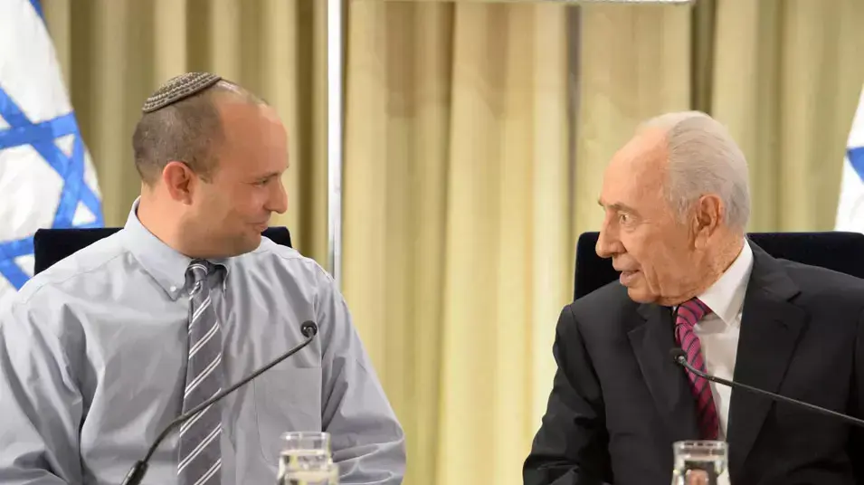יור הבית היהודי נפתלי בנט ממליץ לנשיא המדינה על ראש הממשלה הבא בבית הנשיא, ינואר 2013 יור הבית היהודי נפתלי בנט ממליץ לנשיא המדינה על ראש הממשלה הבא בבית הנשיא, ינואר 2013