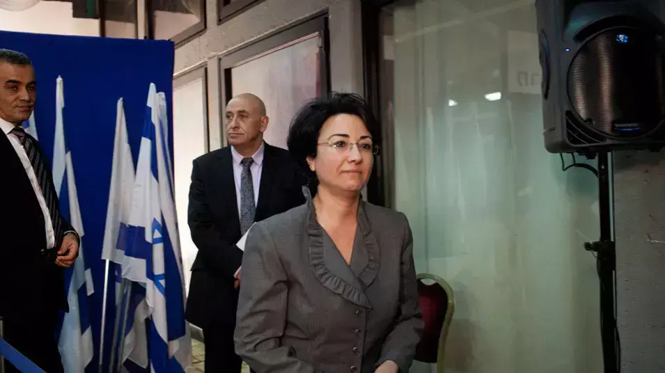 חנין זועבי וחברי סיעת בל"ד בהתייעצות בבית הנשיא, ינואר 2013 חנין זועבי וחברי סיעת בל"ד בהתייעצות בבית הנשיא, ינואר 2013