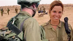 חייל וחיילת ( אילוסטרציה ) חייל וחיילת ( אילוסטרציה )