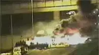 מתנחלים חוסמים את נתיבי איילון מתנחלים חוסמים את נתיבי איילון