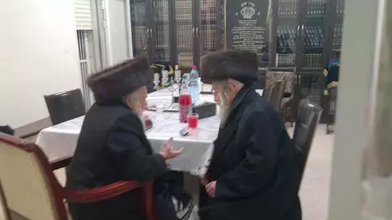הרבנים טוביה וייס ושמואל אוירבך, פברואר 2013 הרבנים טוביה וייס ושמואל אוירבך, פברואר 2013