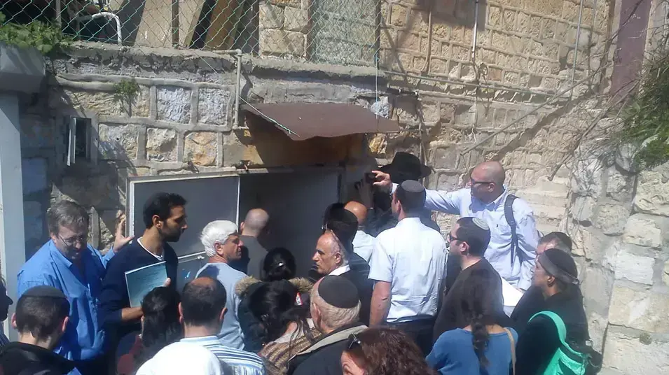 דירה בצפת אשר פורסם מכרז למכירתה למרות שמתגורר בה דייר, מרץ 2013 דירה בצפת אשר פורסם מכרז למכירתה למרות שמתגורר בה דייר, מרץ 2013