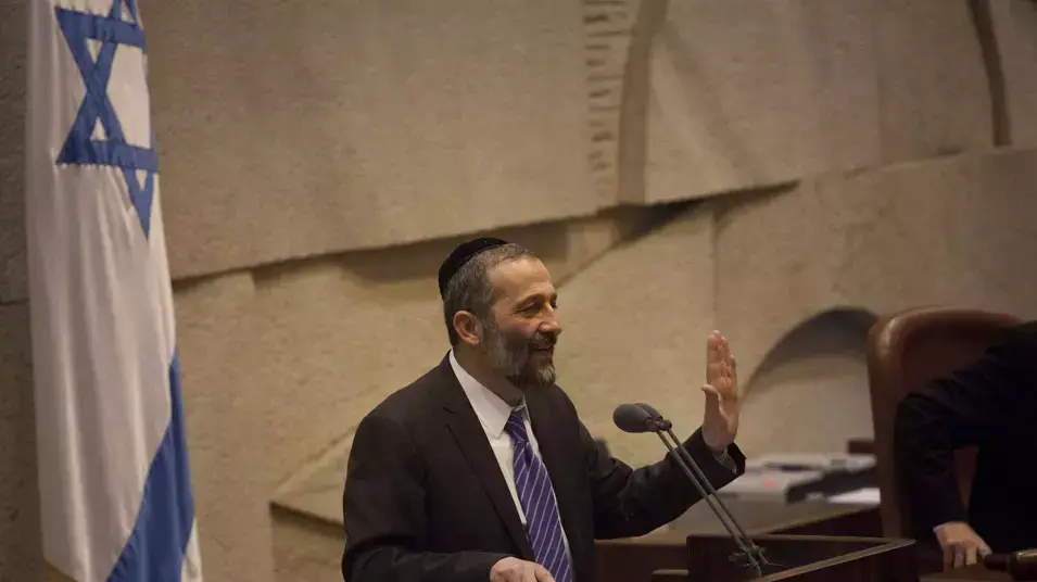 אריה דרעי במליאת הכנסת ביום השבעת הממשלה, מרץ 2013 אריה דרעי במליאת הכנסת ביום השבעת הממשלה, מרץ 2013