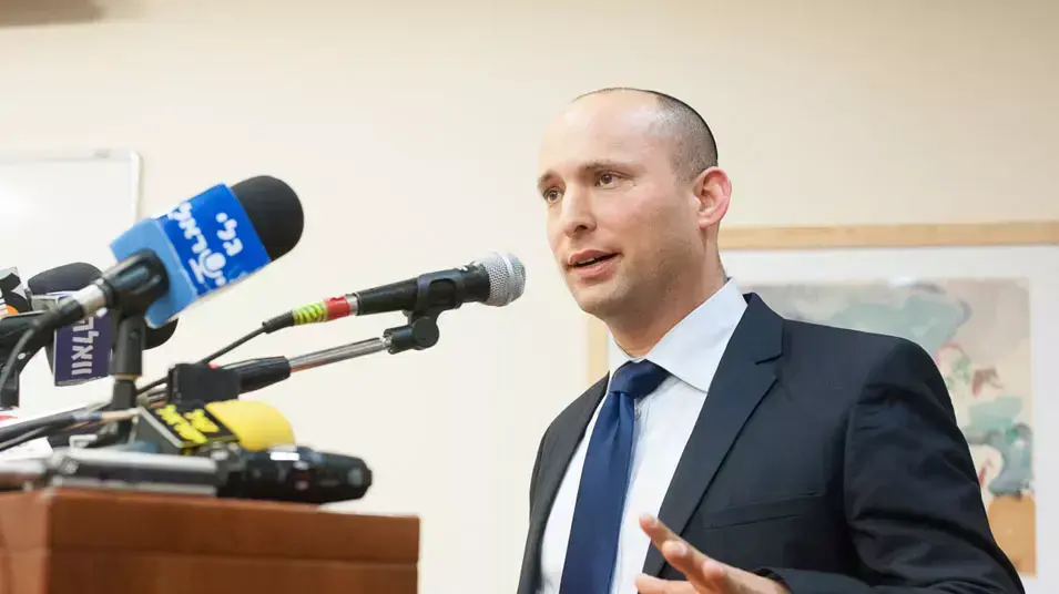 חילופי שרים במשרד הכלכלה והמסחר, שר היוצר שלום שמחון, שר הנכנס נפתלי בנט חילופי שרים במשרד הכלכלה והמסחר, שר היוצר שלום שמחון, שר הנכנס נפתלי בנט