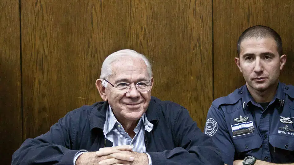 השופט דן כהן מובא לדיון במחוזי ת"א, מרץ 2013 השופט דן כהן מובא לדיון במחוזי ת"א, מרץ 2013