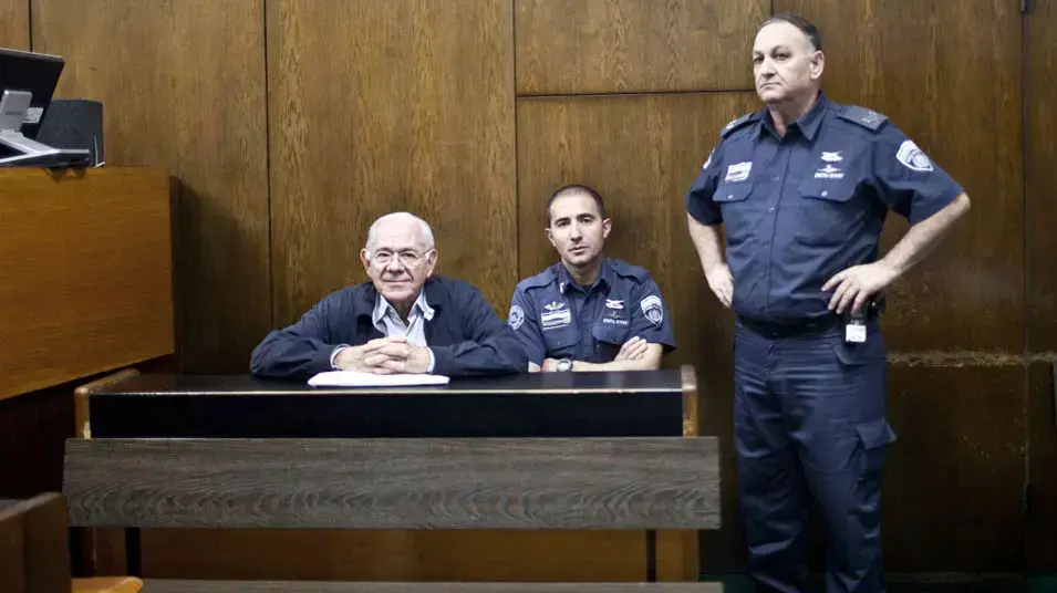 השופט דן כהן מובא לדיון במחוזי ת"א, מרץ 2013 השופט דן כהן מובא לדיון במחוזי ת"א, מרץ 2013