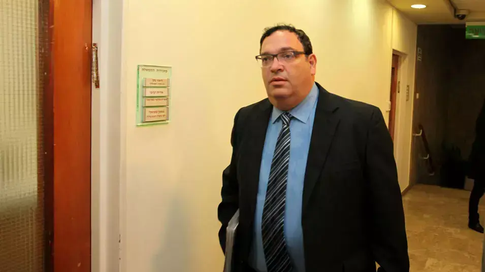 שר החינוך שי פירון בישיבת ממשלה, אפריל 2013 שר החינוך שי פירון בישיבת ממשלה, אפריל 2013