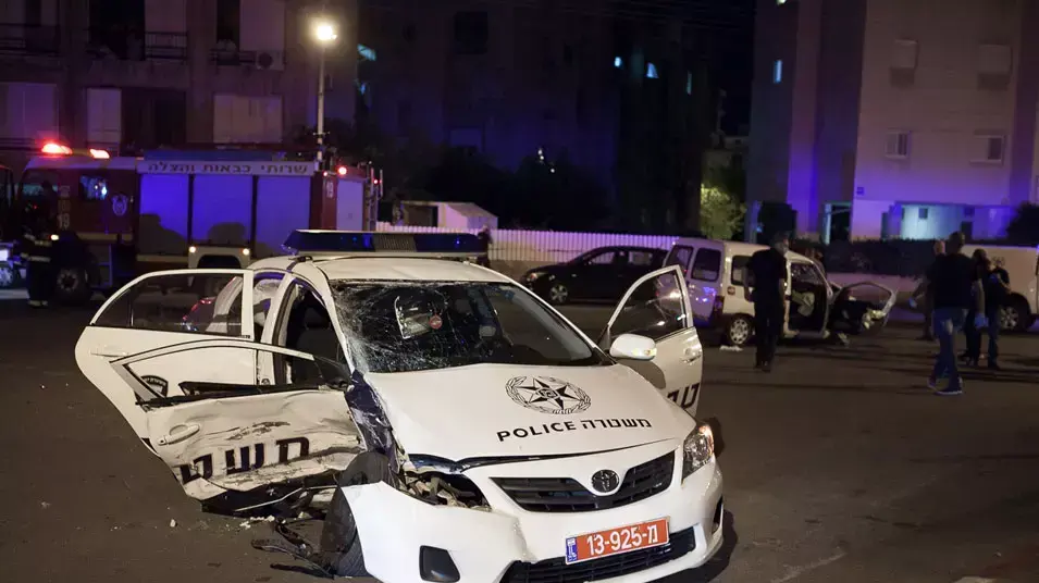 תאונת דרכים בין גנבי רכב לניידת משטרה בנתניה, 30 אפריל 2013 תאונת דרכים בין גנבי רכב לניידת משטרה בנתניה, 30 אפריל 2013