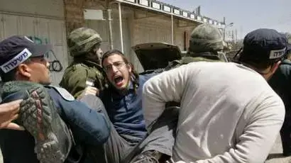 חיילים בעימות עם מתנחלים בחברון חיילים בעימות עם מתנחלים בחברון