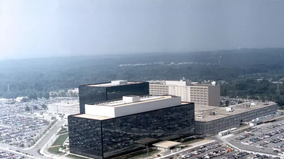 מטה הסוכנות לביטחון לאומי NSA בעיר פורט מיד, מרילנד, ארה"ב מטה הסוכנות לביטחון לאומי NSA בעיר פורט מיד, מרילנד, ארה"ב
