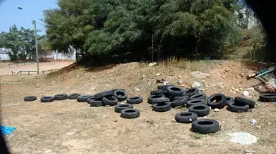 מערומי צמיגים שנחשפו ונתפסו בכפר שלם 