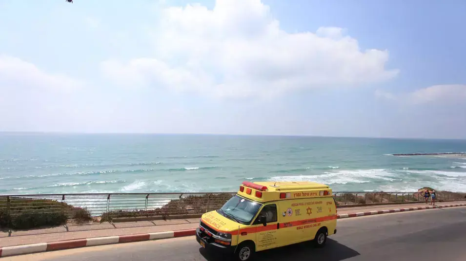 אדם טבע למוות בחוף סירונית בנתניה, 29 ביוני 2013 אדם טבע למוות בחוף סירונית בנתניה, 29 ביוני 2013