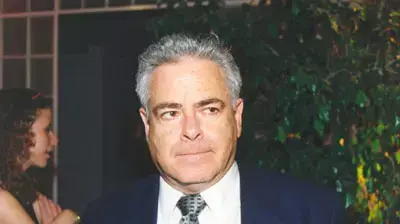 בוצצו היה אפרים סנה בוצצו היה אפרים סנה