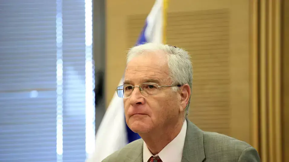 ד"ר יצחק קדמן יו"ר המועצה לשלום הילד בכנס חירום בנושא שכחת ילדים ברכב. יולי 2013 ד"ר יצחק קדמן יו"ר המועצה לשלום הילד בכנס חירום בנושא שכחת ילדים ברכב. יולי 2013