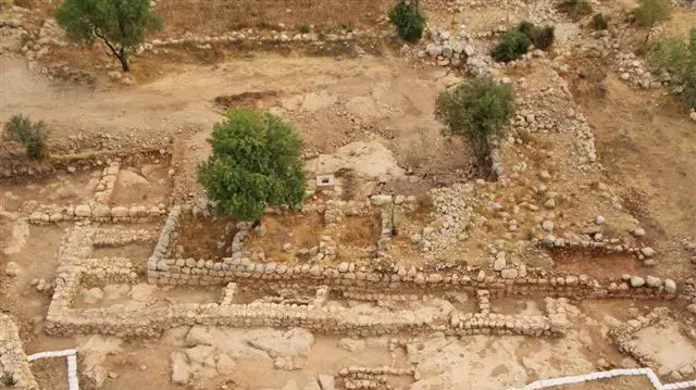נמאה בחפירות ארכיאולוגיות עיר מימי דוד המלך, המזוהה עם שעריים המקראית. נמאה בחפירות ארכיאולוגיות עיר מימי דוד המלך, המזוהה עם שעריים המקראית.