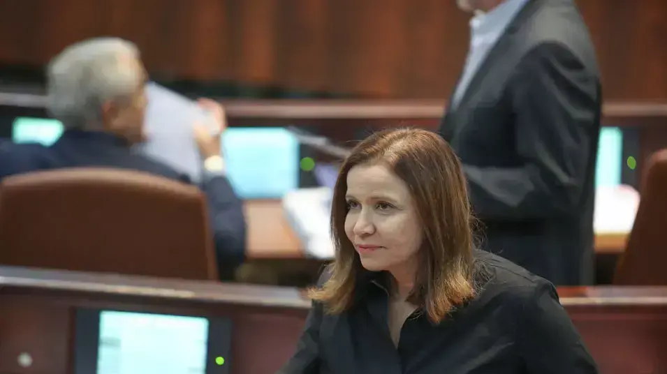 שלי יחימוביץ במליאת הכנסת בדיון על אישור התקציב שלי יחימוביץ במליאת הכנסת בדיון על אישור התקציב