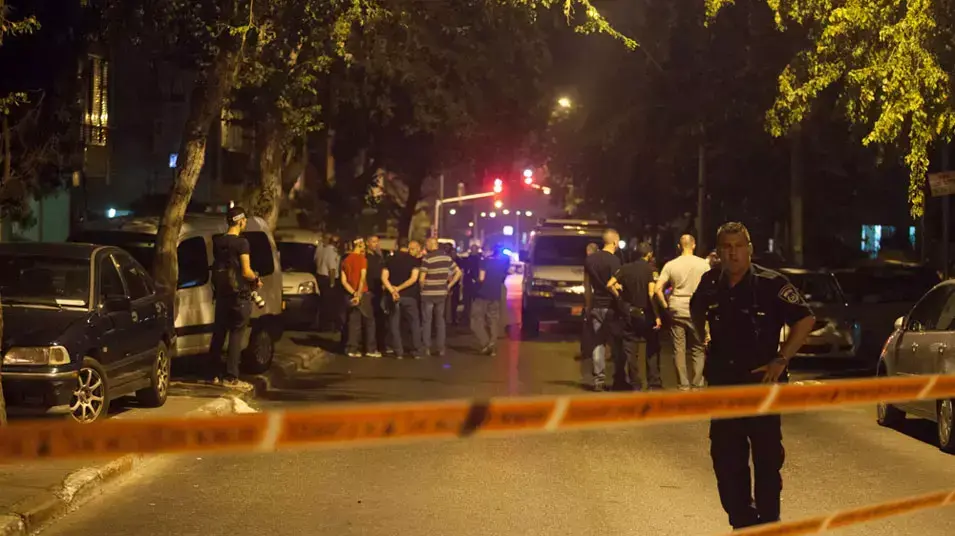 צעיר נורה בתוך מכונית בעיר בת ים צעיר נורה בתוך מכונית בעיר בת ים