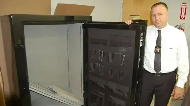 חשיש בכספת באוהיו, אוגוסט 2013 חשיש בכספת באוהיו, אוגוסט 2013