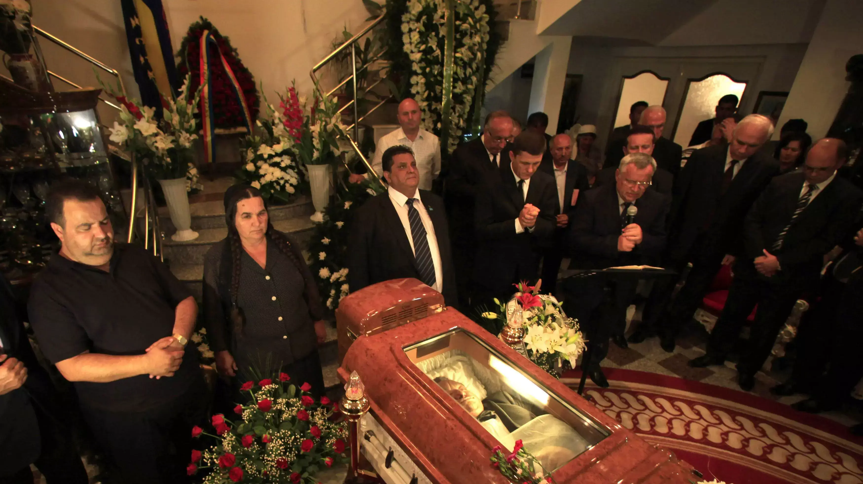 מלך הצוענים של רומניה, פלורין קיואבה, נקבר בארון ממוזג מלך הצוענים של רומניה, פלורין קיואבה, נקבר בארון ממוזג