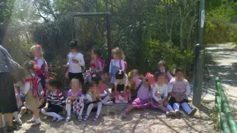 35 גן סגור- ילדות חרדיות בגילאי 3-5 מירושלים החלו את שנת הלימודים שלהם ברחוב 35 גן סגור- ילדות חרדיות בגילאי 3-5 מירושלים החלו את שנת הלימודים שלהם ברחוב