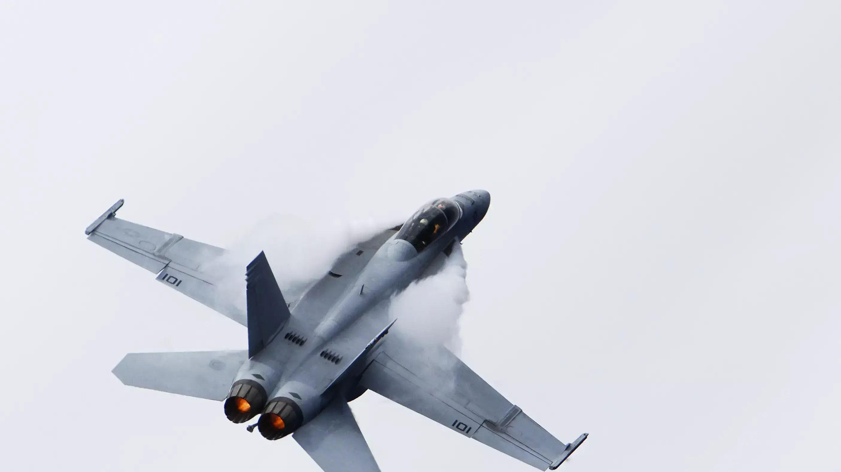 מטוס קרב F\A 18 של חיל האוויר האמריקני מטוס קרב F\A 18 של חיל האוויר האמריקני
