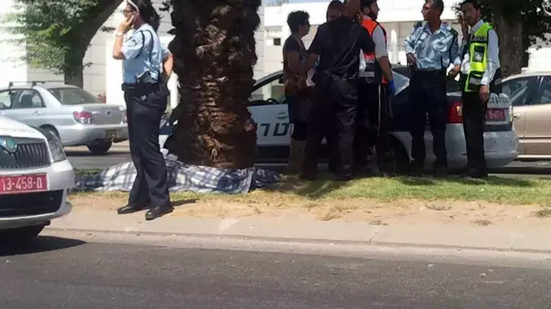 הולכת רגל נהרגה מפגיעת רכב בשדרות בן גוריון באשקלון הולכת רגל נהרגה מפגיעת רכב בשדרות בן גוריון באשקלון