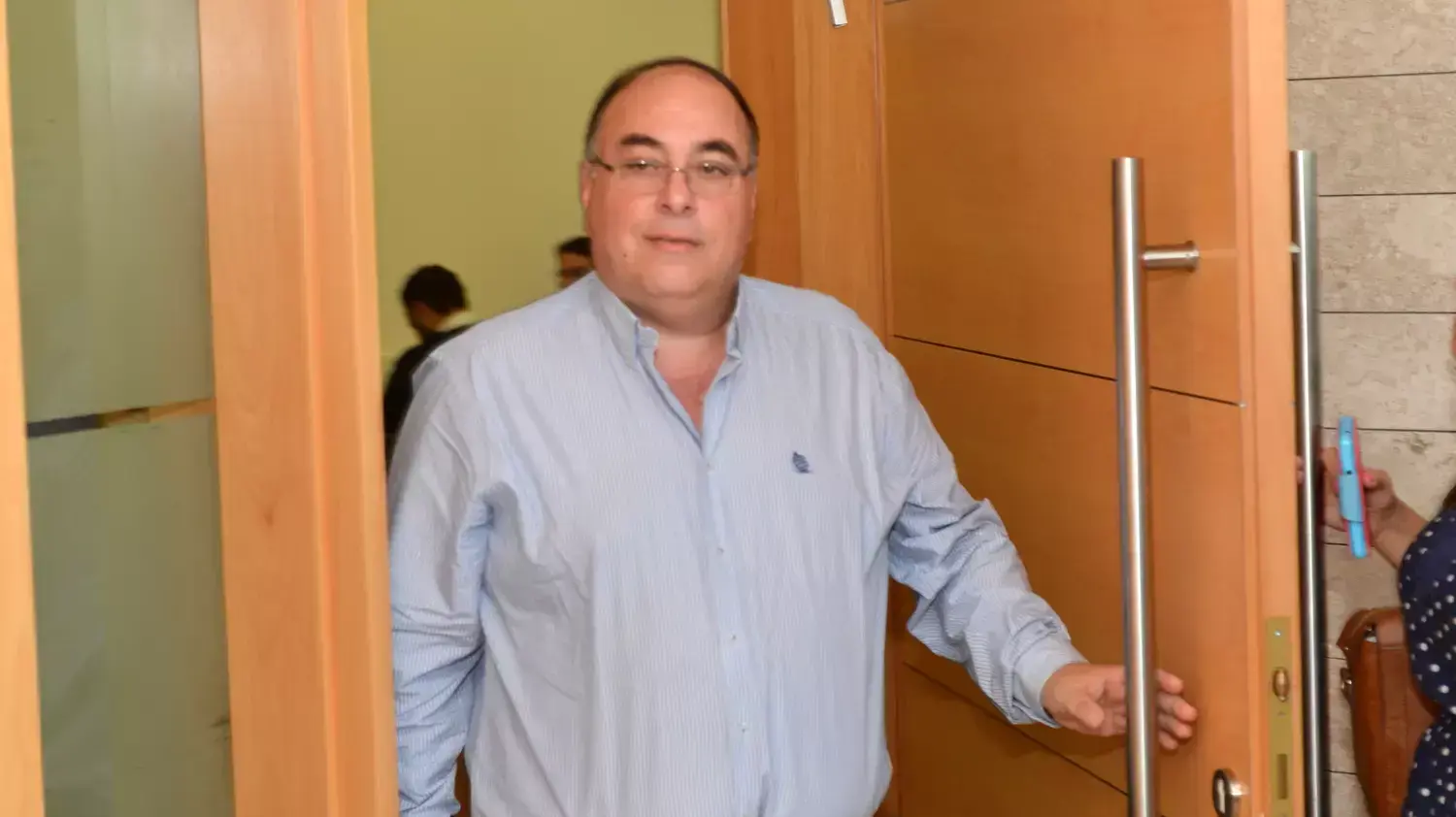 אבי בניהו בדיון בנושא תביעת הדיבה נגד מקאן אריקסון.בית המשפט המחוזי, לוד. אבי בניהו בדיון בנושא תביעת הדיבה נגד מקאן אריקסון.בית המשפט המחוזי, לוד.