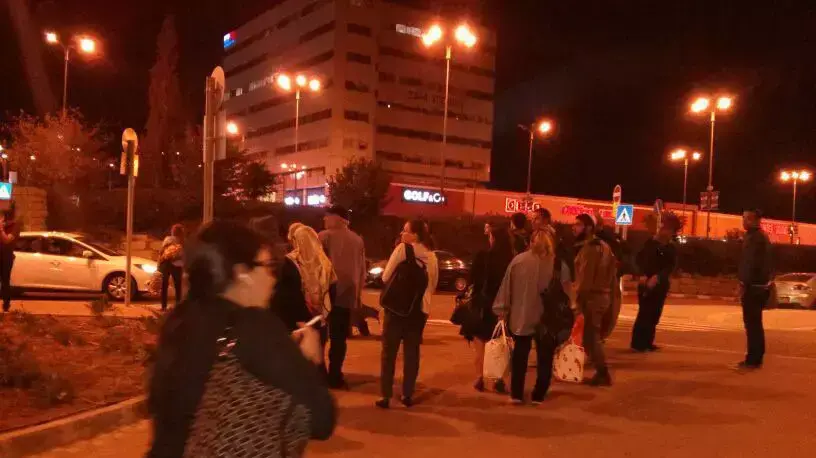 רכבת ישראל מת"א לירושלים נתקעה בתחנת בית שמש ככל הנראה בגלל מחסור בדלק, אוקטובר 2013 רכבת ישראל מת"א לירושלים נתקעה בתחנת בית שמש ככל הנראה בגלל מחסור בדלק, אוקטובר 2013