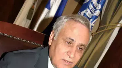 משה קצב מקבל את דו"ח אמנסטי (ישראל סאן) משה קצב מקבל את דו"ח אמנסטי (ישראל סאן)