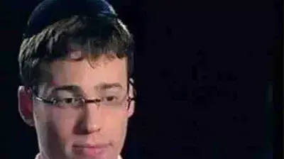 שוברים את שיא גינס הישראלי במרתון שידורים של שדר אחד בתחנת רדיו בישראל שוברים את שיא גינס הישראלי במרתון שידורים של שדר אחד בתחנת רדיו בישראל