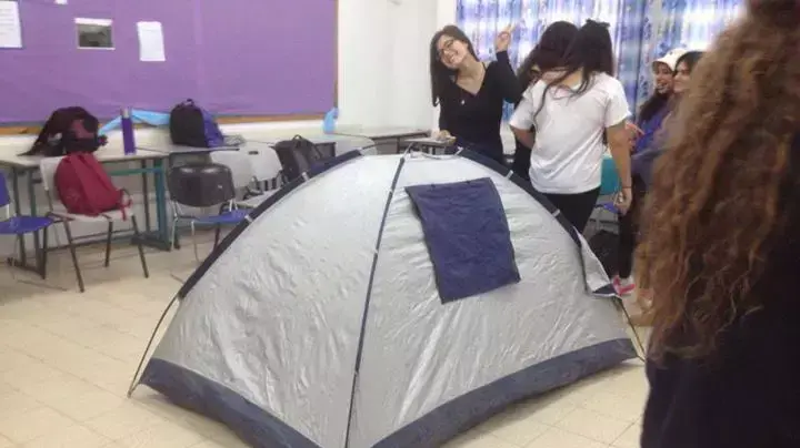 מחאת התלמידים נגד עיצומי ארגון המורים שאסרו על מורים לצאת לטיולים. ינואר 2014 מחאת התלמידים נגד עיצומי ארגון המורים שאסרו על מורים לצאת לטיולים. ינואר 2014
