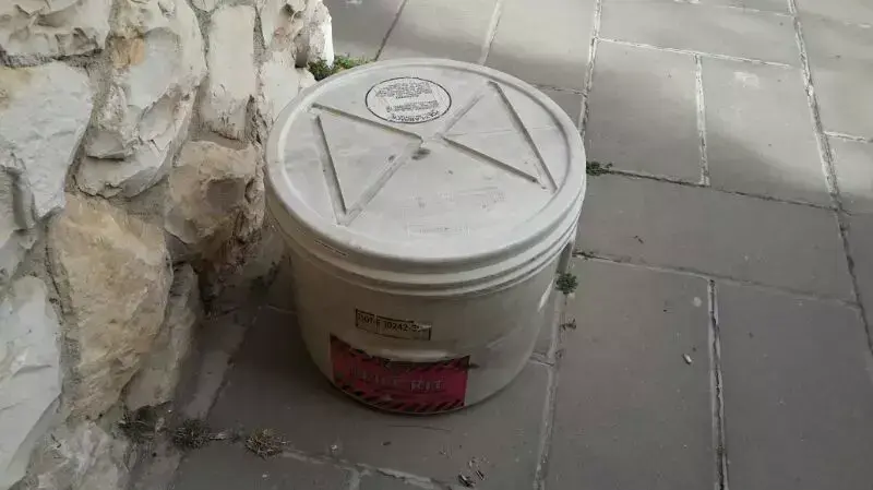 חומר ההדברה הרעיל שנמצא בדירה בירושלים, ינואר 2014 חומר ההדברה הרעיל שנמצא בדירה בירושלים, ינואר 2014