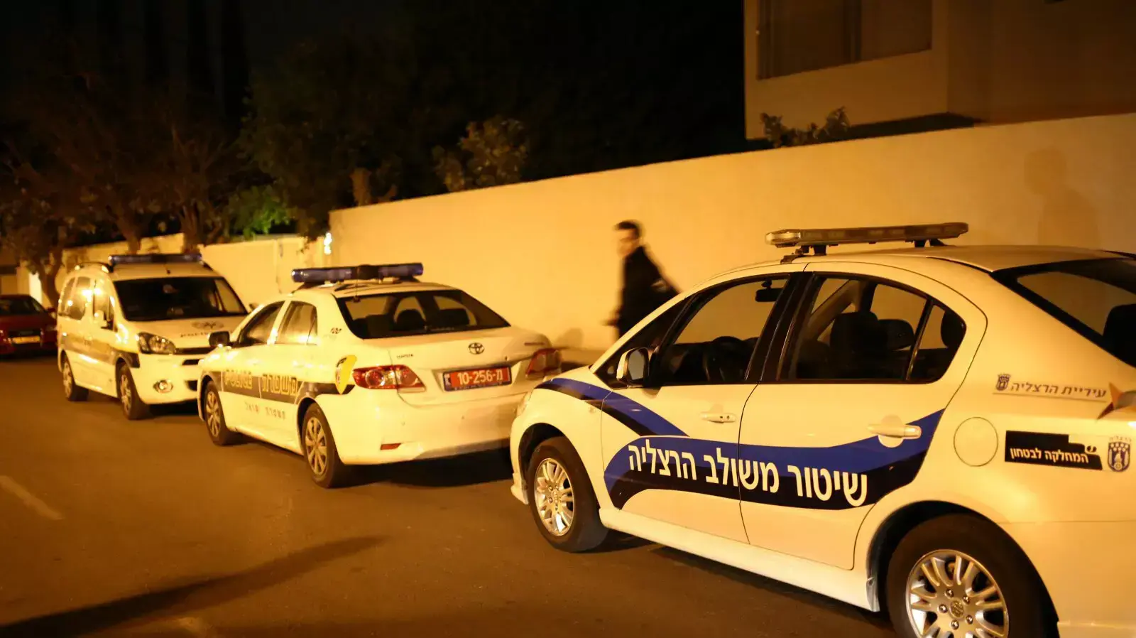 הדירה בהרצליה בה התבצר הפורץ בליל שישי ה- 31.1.14 הדירה בהרצליה בה התבצר הפורץ בליל שישי ה- 31.1.14
