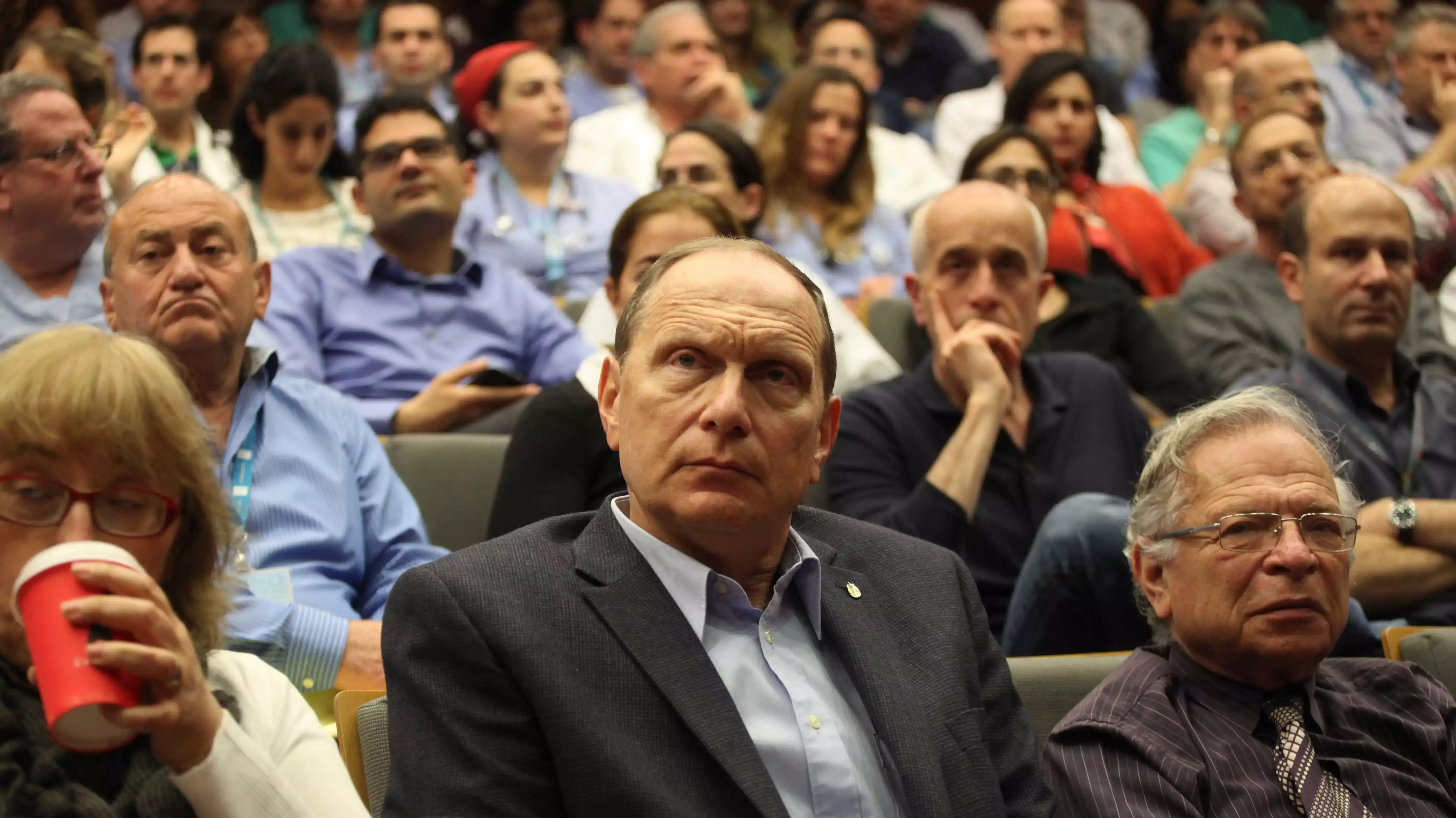 ד"ר ליאוניד אידלמן, יושב ראש ההסתדרות הרפואית בכנס חירום של ביה"ח הדסה. ינואר 2014 ד"ר ליאוניד אידלמן, יושב ראש ההסתדרות הרפואית בכנס חירום של ביה"ח הדסה. ינואר 2014