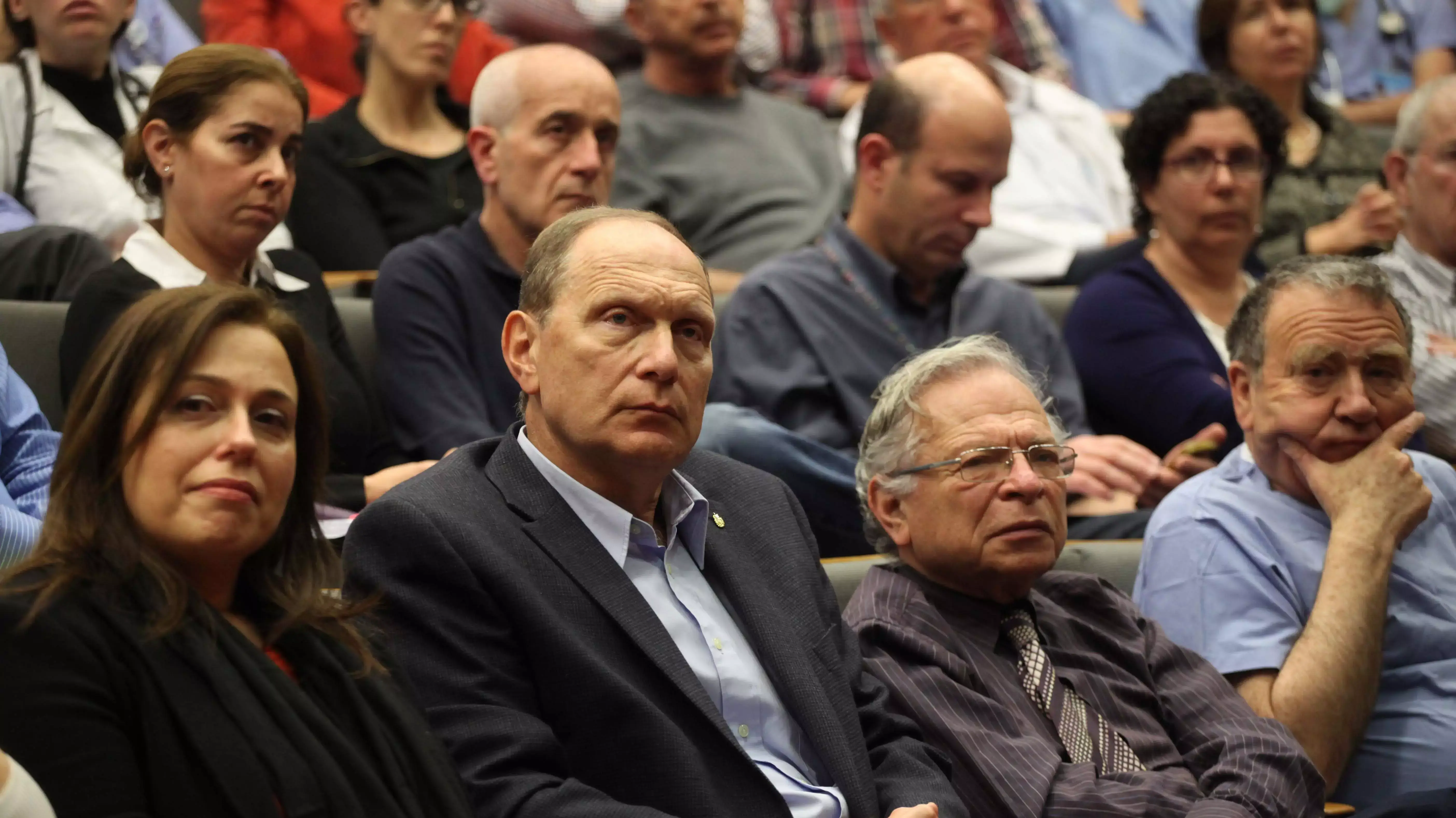 ד"ר ליאוניד אידלמן, יושב ראש ההסתדרות הרפואית בכנס חירום של ביה"ח הדסה. ינואר 2014 ד"ר ליאוניד אידלמן, יושב ראש ההסתדרות הרפואית בכנס חירום של ביה"ח הדסה. ינואר 2014