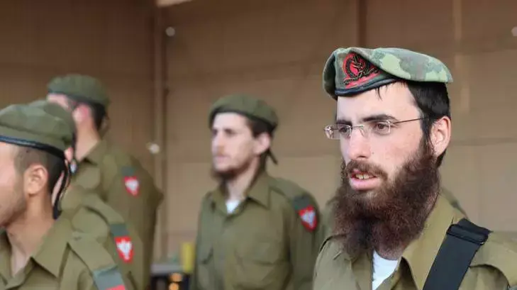 חיילים חרדים שהושבעו בבסיס פלס נח"ל בבקעת הירדן, פברואר 2014 חיילים חרדים שהושבעו בבסיס פלס נח"ל בבקעת הירדן, פברואר 2014