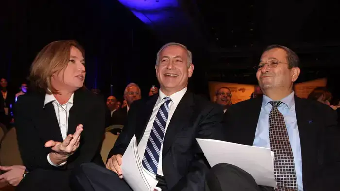 אהוד ברק בנימין נתניהו וציפי לבני בוועידת ישראל לעסקים 2008 אהוד ברק בנימין נתניהו וציפי לבני בוועידת ישראל לעסקים 2008