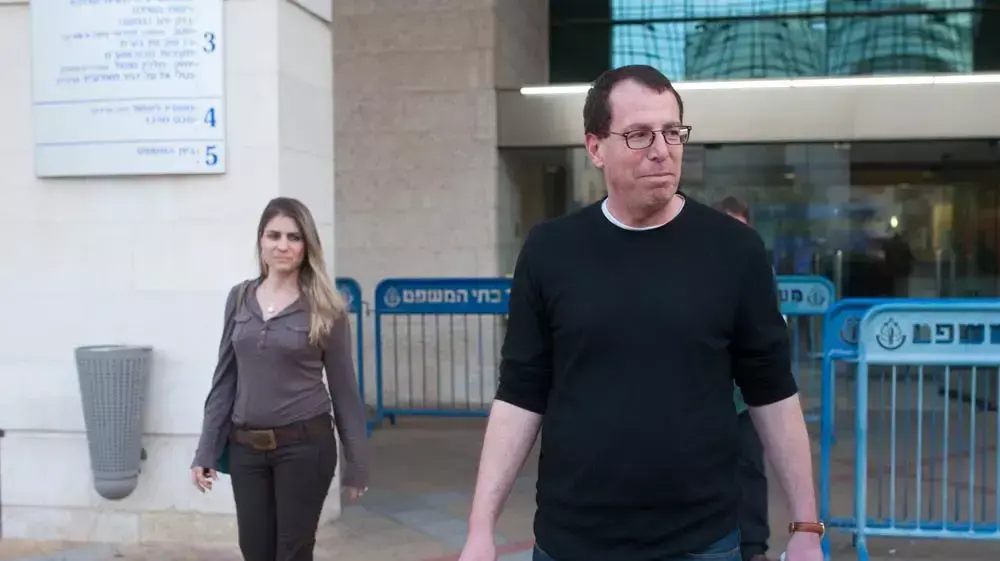 בועז הרפז שוחרר למעצר בית בבית משפט השלום בראשון לציון, מרץ 2014 בועז הרפז שוחרר למעצר בית בבית משפט השלום בראשון לציון, מרץ 2014